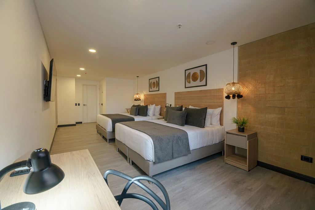 Twin-Superior-room-5-first-class-hotel-medellin.webp