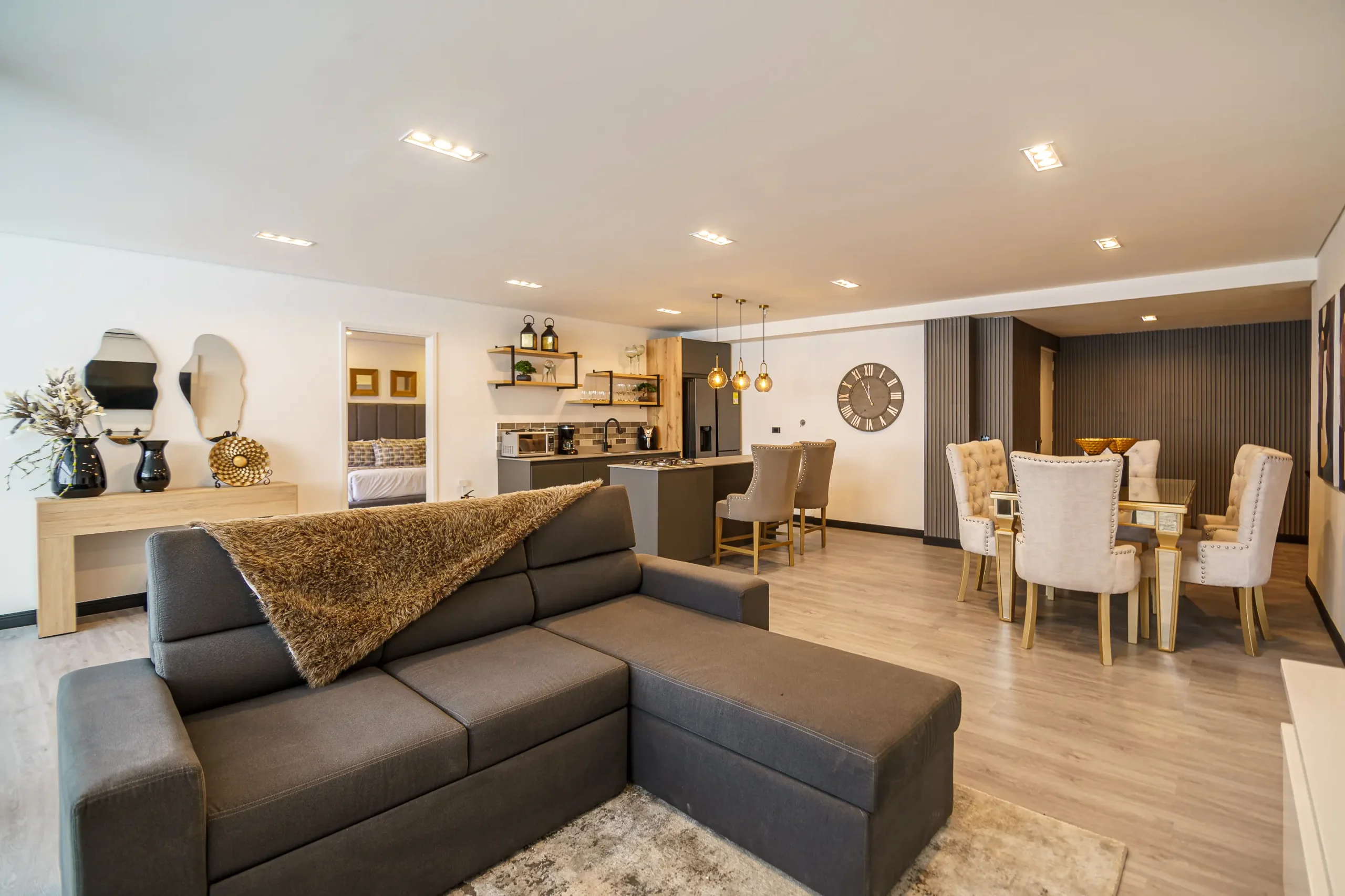 premium-penthhouse-room-view-3-first-class-hotel-medelli-scaled.webp