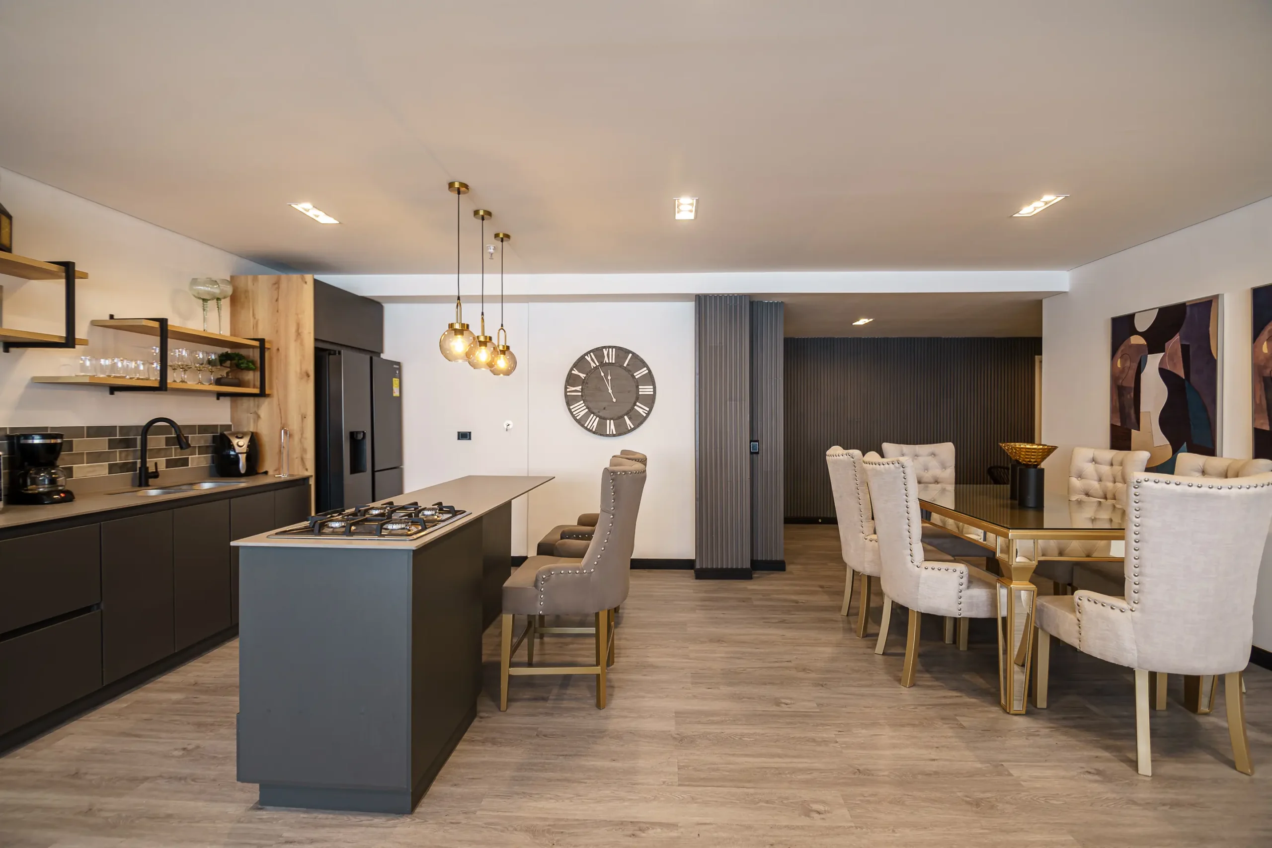 premium-penthhouse-room-view-4-first-class-hotel-medellin-scaled.webp