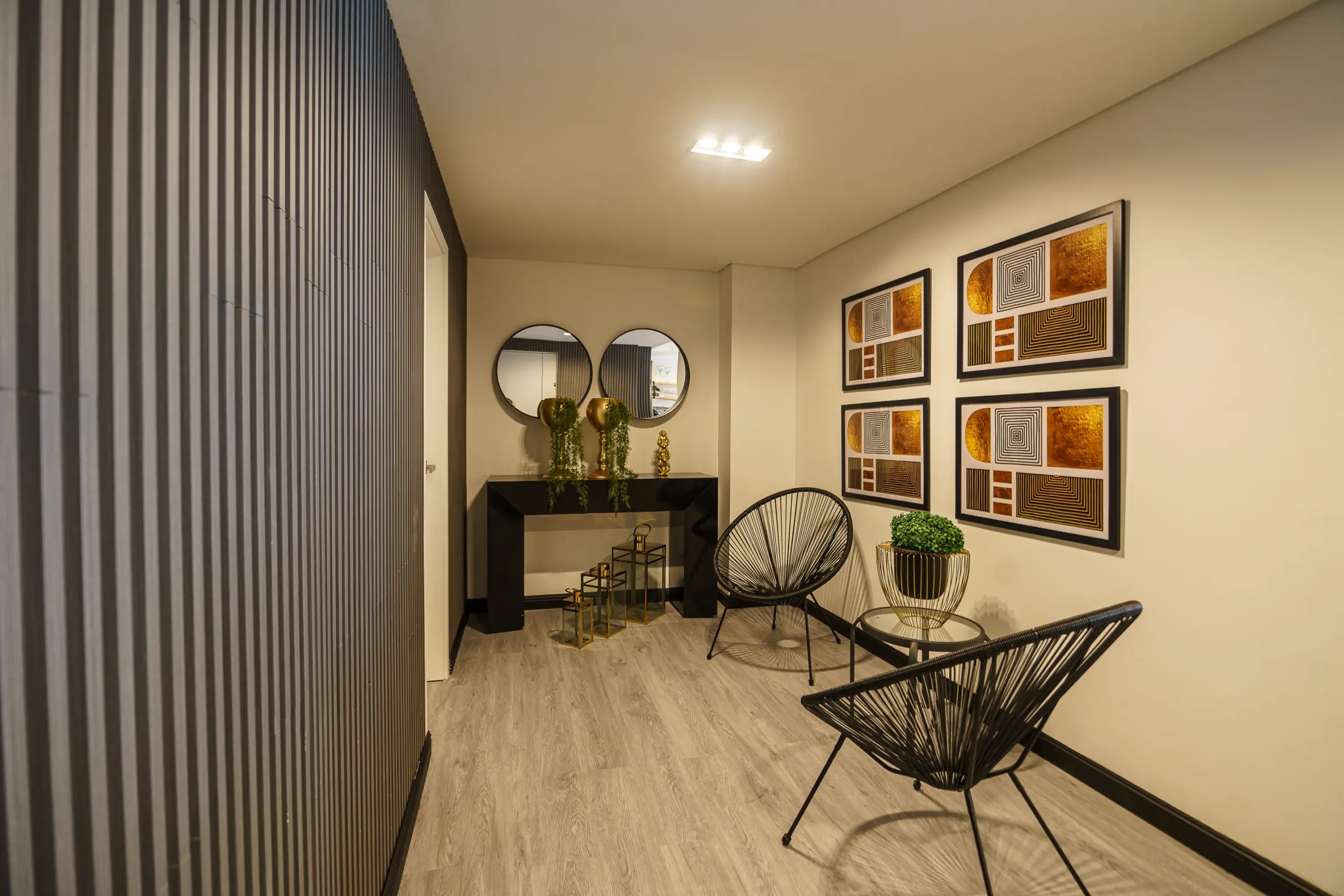 premium-penthhouse-sala-de-estar-2-first-class-hotel-medellin-scaled.webp