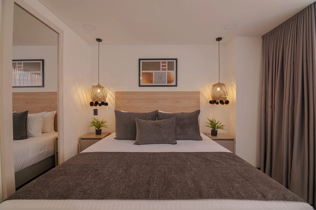 standard-room-first-class-hotel-medellin-8.webp